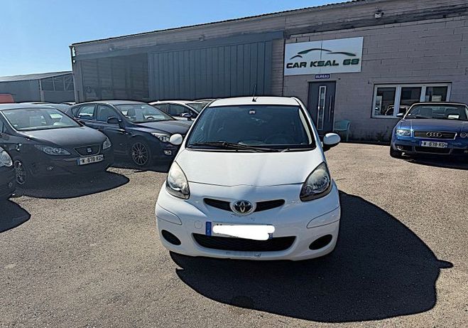 Toyota Aygo 1.0 VVT-I 68CH CONFORT 5P Blanc de 2011