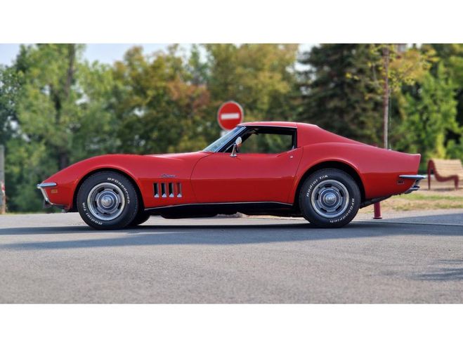 Chevrolet Corvette C3 STINGRAY 427CI V8 ROUGE CLAIR de 1969