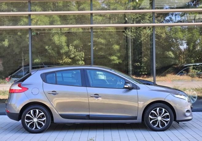 Renault Megane III 1.5 DCI 90CH FAP CARMINAT TOMTOM ECO Gris de 2011