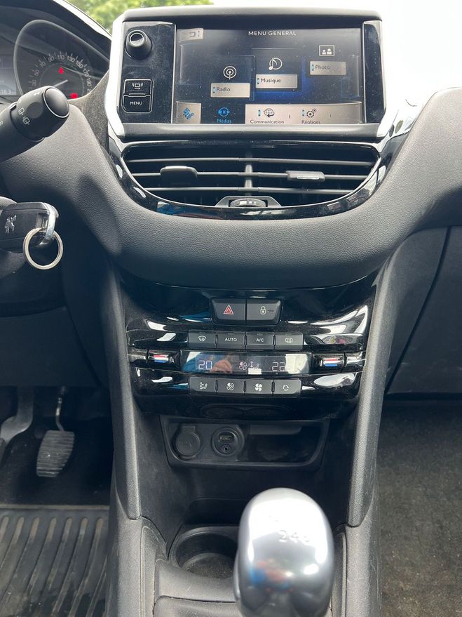 Peugeot 208 1.6 E-HDI 115 ALLURE 5P  CT OK 2 Blanc de 2012