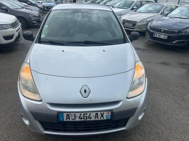 Renault Clio III (2) 1.5 DCI 70 DYNAMIQUE 5P EURO5 OK Blanc de 2009