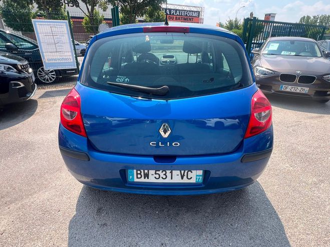 Renault Clio III (2) 1.5 DCI 70 DYNAMIQUE 5P EURO5 CT Bleu clair de 2008