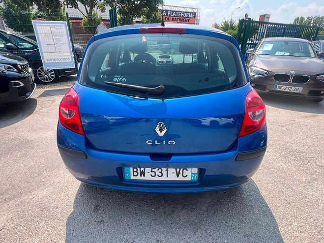Renault Clio III (2) 1.5 DCI 70 DYNAMIQUE 5P EURO5 CT Bleu clair de 2008