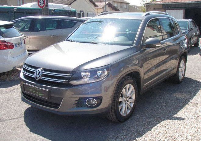 Volkswagen Tiguan (2) 1.4 TSI 122 BLUEMOTION TECHNOLOGY CA Gris de 2014