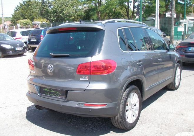 Volkswagen Tiguan (2) 1.4 TSI 122 BLUEMOTION TECHNOLOGY CA Gris de 2014