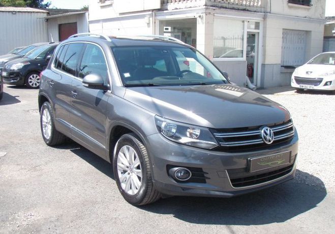 Volkswagen Tiguan (2) 1.4 TSI 122 BLUEMOTION TECHNOLOGY CA Gris de 2014