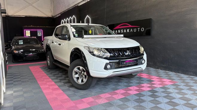 Mitsubishi L 200 double cabine black limited 2.4 di-d 181 Blanc de 2018