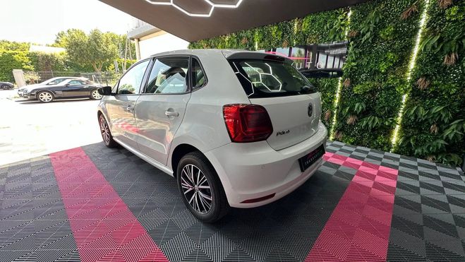 Volkswagen Polo 5 match 1.0 60 cv distrib effectuee carp Blanc de 2017