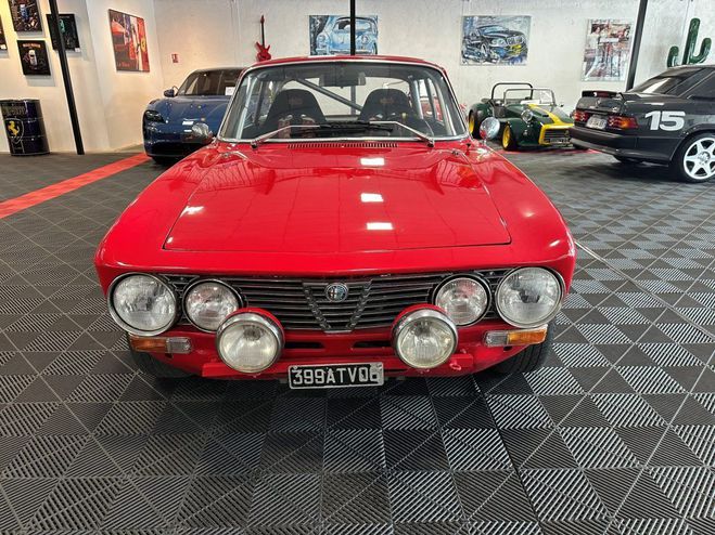 Alfa romeo 2000 GTV Rouge Laqu� de 1971