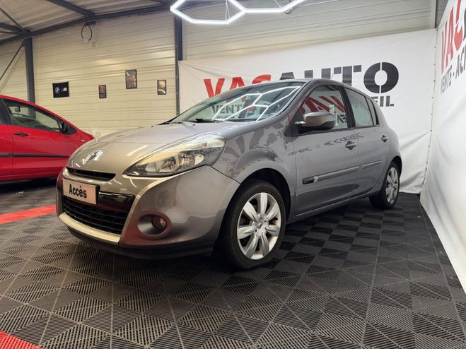 Renault Clio III 1.5 DCI XV De France 105ch  de 2011