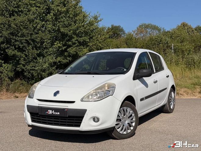 Renault Clio 1.5 DCI 88 - Distribution faite - R�visi Blanc de 2011