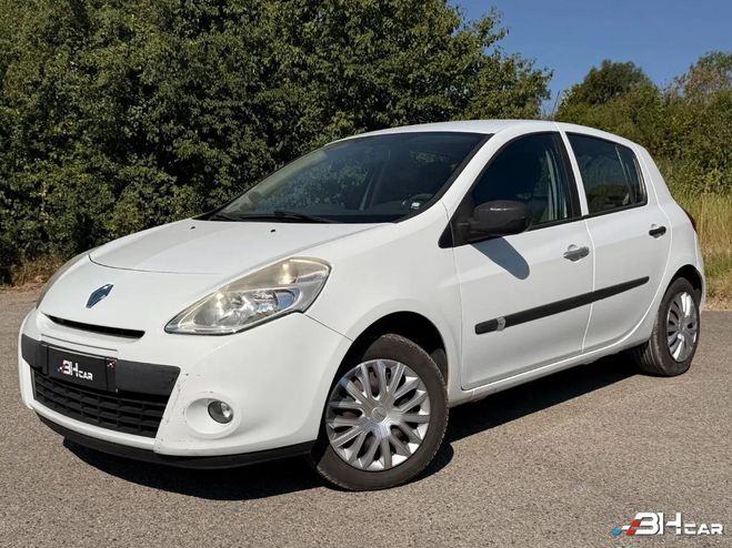 Renault Clio 1.5 DCI 88 - Distribution faite - R�visi Blanc de 2011