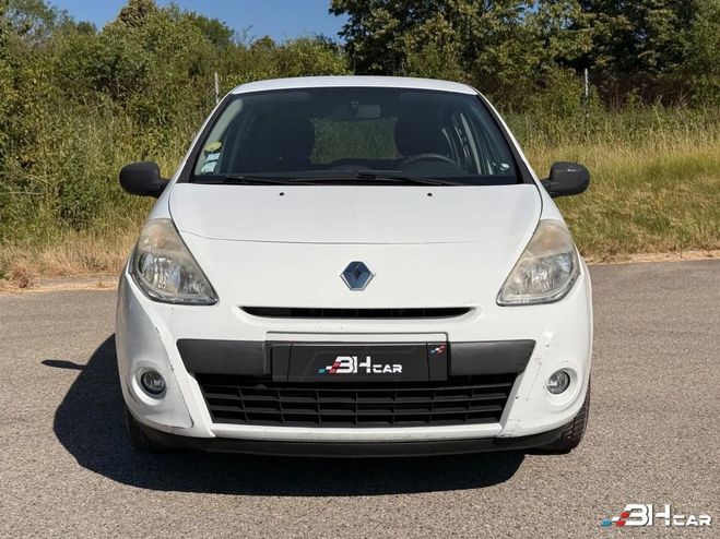 Renault Clio 1.5 DCI 88 - Distribution faite - R�visi Blanc de 2011