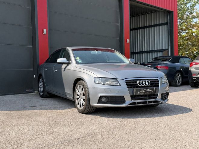 Audi A4 2.0 TDI 143 DPF Ambition Luxe Multitroni Gris de 2011
