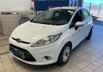  Voir d&eacute;tails -Ford Fiesta 1.6 TDCI 90 CV TITANIUM 5P CLIM &agrave; Rosselange (57)