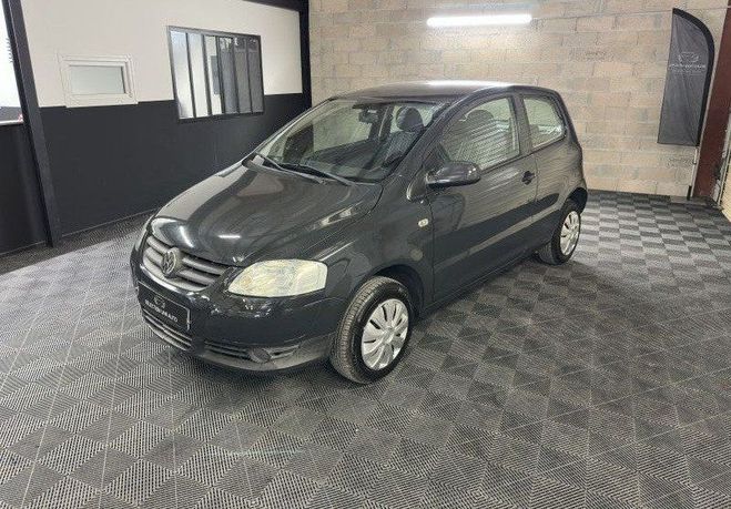 Volkswagen Fox 1.4 TDI 70CH TREND PACK CONFORT SOUND GA Gris de 2007
