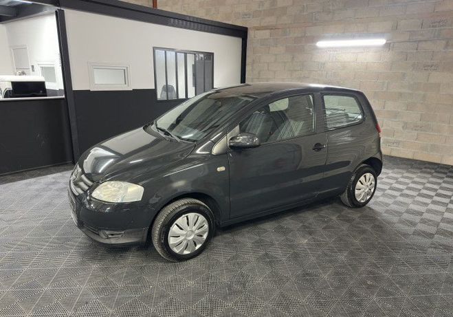 Volkswagen Fox 1.4 TDI 70CH TREND PACK CONFORT SOUND GA Gris de 2007