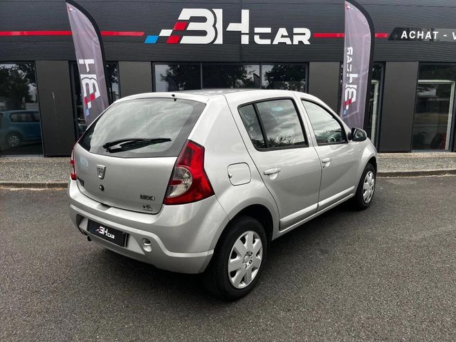 Dacia Sandero 1.5 DCI 85 BLACK LINE Gris de 2010