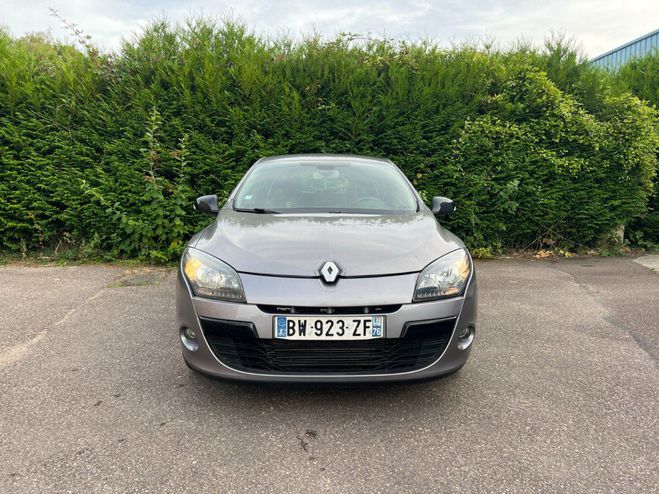 Renault Megane III BERLINE 1.5 dCi 90cv FAP eco2 Expres Gris de 2011