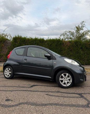  Voir d&eacute;tails -Peugeot 107 1.0 70Ch BOITE AUTOMATIQUE PACK CHROME &agrave; Peltre (57)