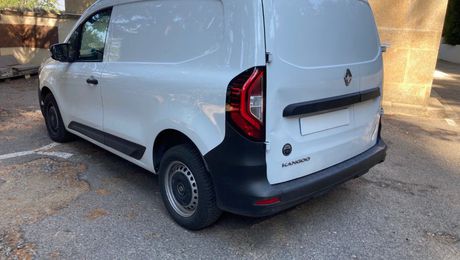 Renault Kangoo 3 VAN 1.3 TCE 100 GRAND CONFORT 2022 d'occasion a Aix-en-Provence (13)
