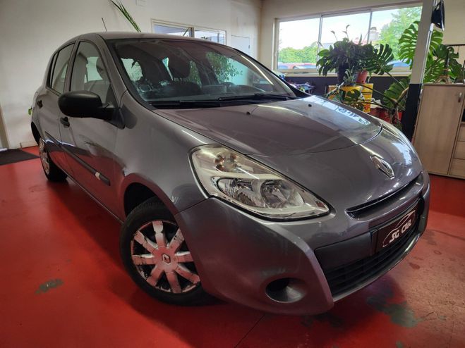Renault Clio III 1L2 16V 75CH 5 PORTES NAVIGATION/CLI Beige de 2013