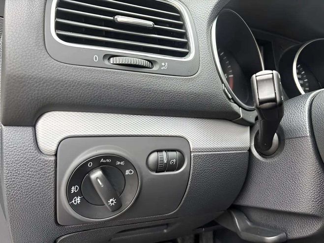 Volkswagen Golf 2.0 TDI 140CH BLUEMOTION FAP CARAT GRIS F de 2013