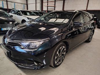  Voir d&eacute;tails -Toyota Auris Touring Sports HSD 136h Design Business &agrave; Sainte-Genevi�ve-des-Bois (91)