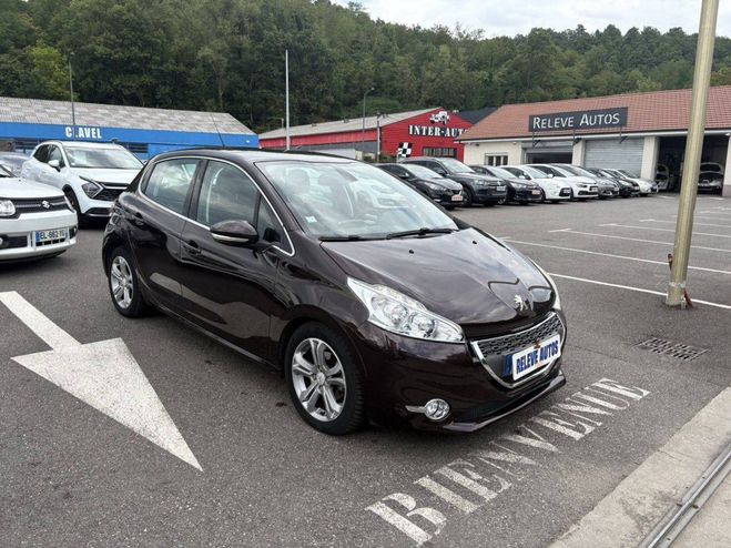 Peugeot 208 1.6 e-HDi FAP Allure 5p ROUGE de 2012