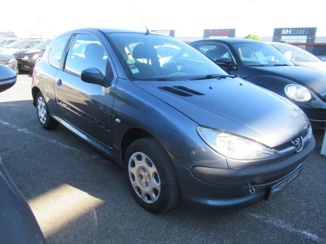 Peugeot 206 1.4 75 CV EN L ETAT Gris de 2005