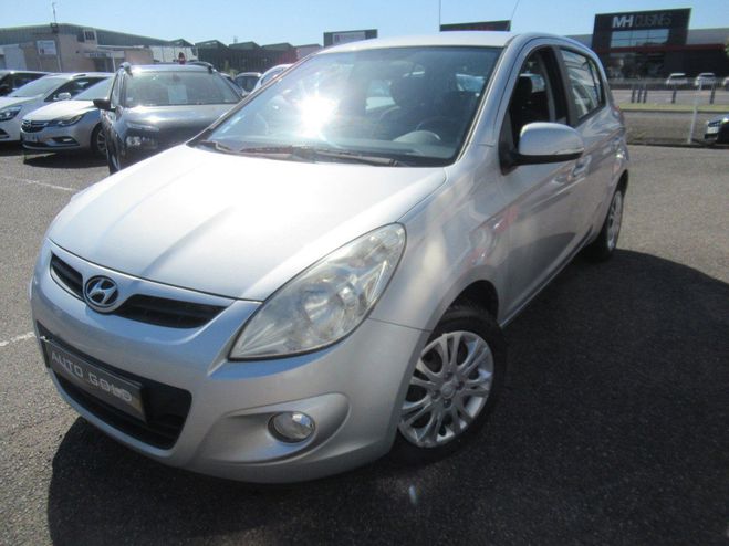 Hyundai I20 1.4 CRDI 75 Pack Inventive Gris de 2012