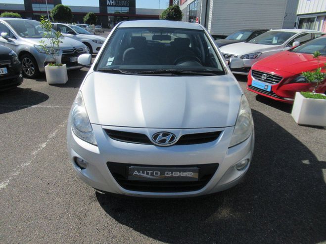 Hyundai I20 1.4 CRDI 75 Pack Inventive Gris de 2012