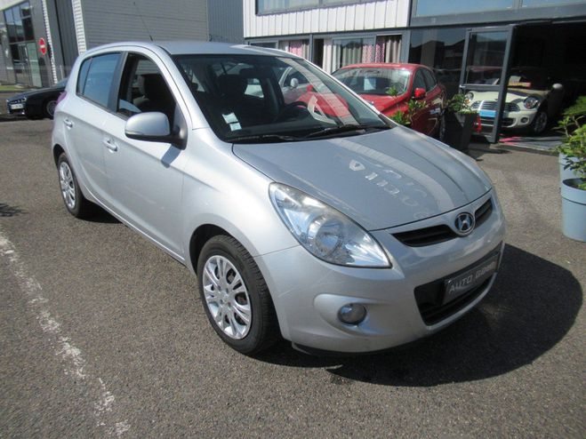 Hyundai I20 1.4 CRDI 75 Pack Inventive Gris de 2012