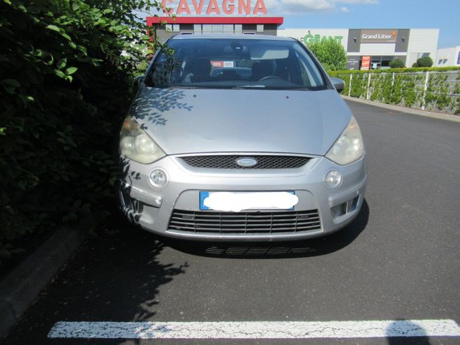 Ford S Max Trend en l etat moteur hs Gris de 2007