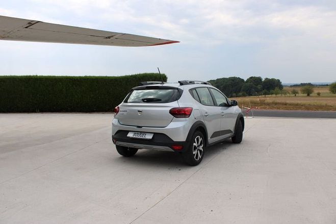 Dacia Sandero 4 STEPWAY 1L TCE 90 CV TURBO BOITE 6 GPS Gris de 2021