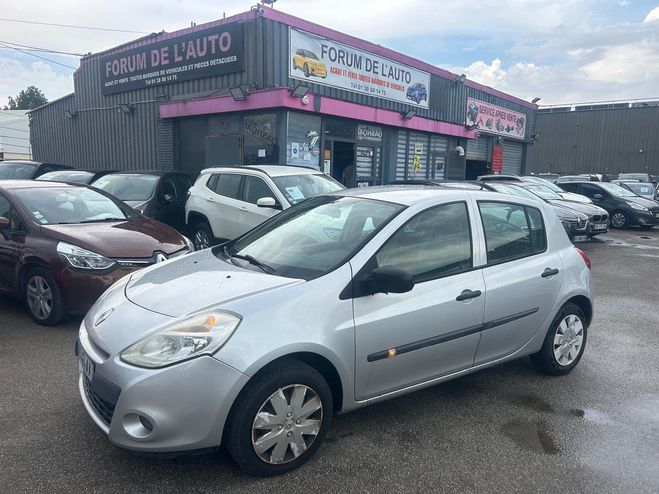 Renault Clio III (2) 1.5 DCI 70 DYNAMIQUE 5P EURO5 OK Blanc de 2009