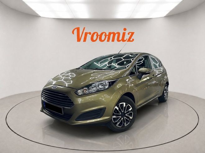 Ford Fiesta 1.5 tdci 75ch distri neuve clim jeune pe Brun de 2014