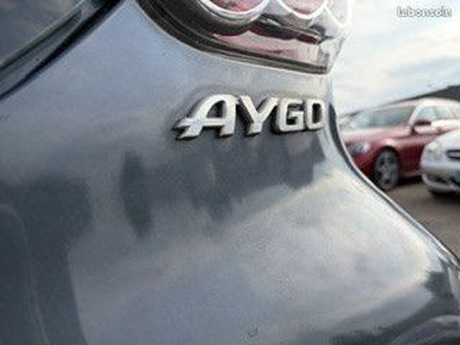 Toyota Aygo 1.0 VVT-I 68CH ACTIVE 5P Gris de 2012