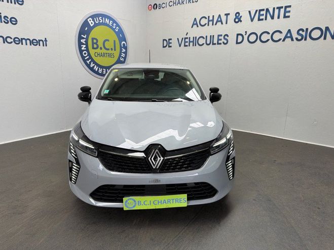 Renault Clio V 1.5 BLUE DCI 100CH EVOLUTION AUTO ECOL Gris C de 2024