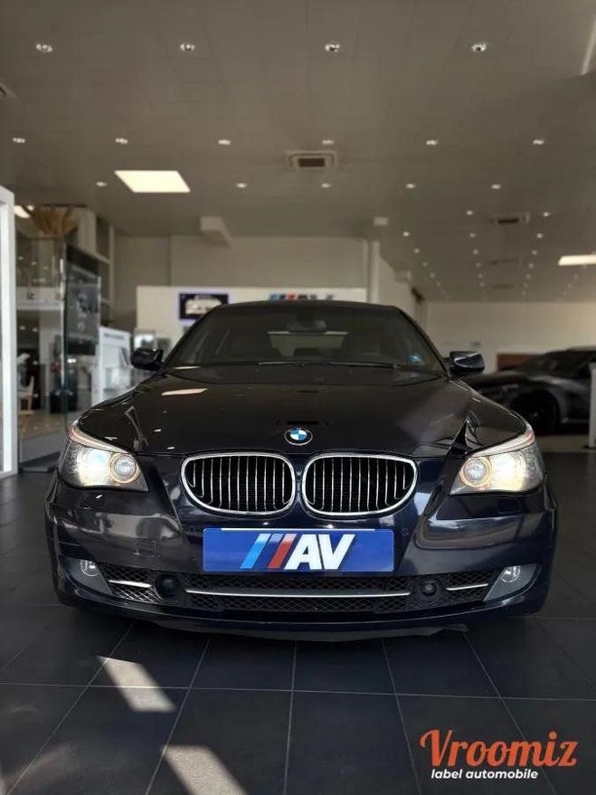 BMW Serie 5 (E60) 550i V8 Atmosph�rique - 367CH - V� Bleu de 2007