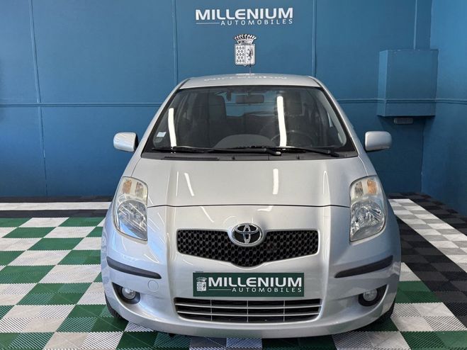Toyota Yaris 85 VVT-I SOL BVA 3P Gris C de 2007