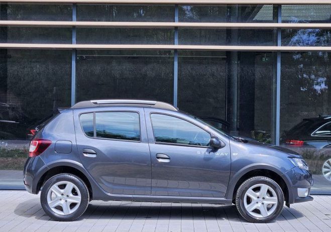 Dacia Sandero 0.9 TCE 90CH ECO� LAUREATE EASY-R EURO6 Gris de 2016