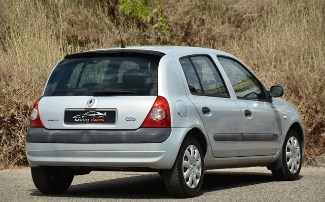 Renault Clio II Phase 3 1.2i 16V 75 ch Pack Authentiq Gris de 2003