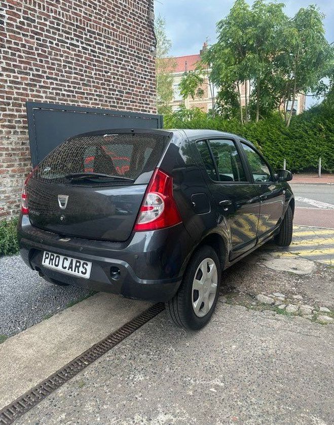 Dacia Sandero 1.2i Gris de 2012