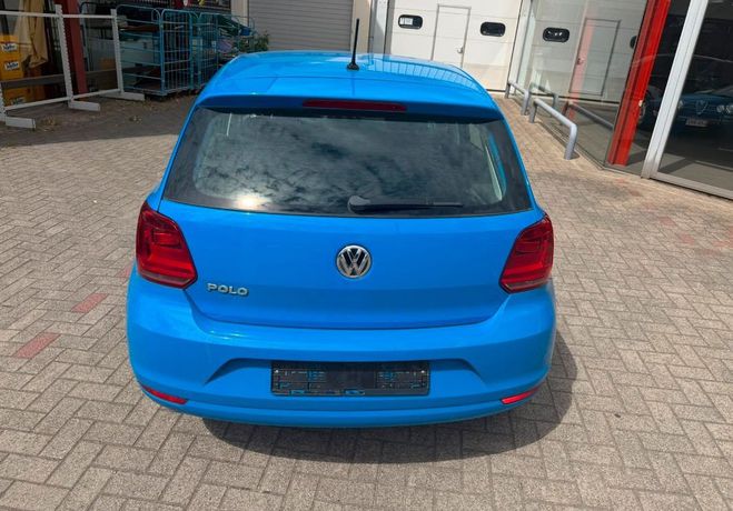 Volkswagen Polo 1.0 Essence 2014 39 000 km Tr�s bon �tat Bleu de 2014