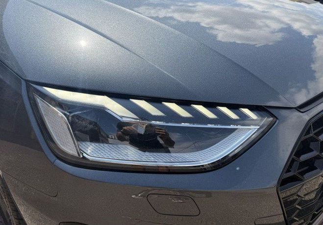 Audi A4 AVANT 35 TDI 163CH S LINE TRONIC 7 9CV Gris de 2024