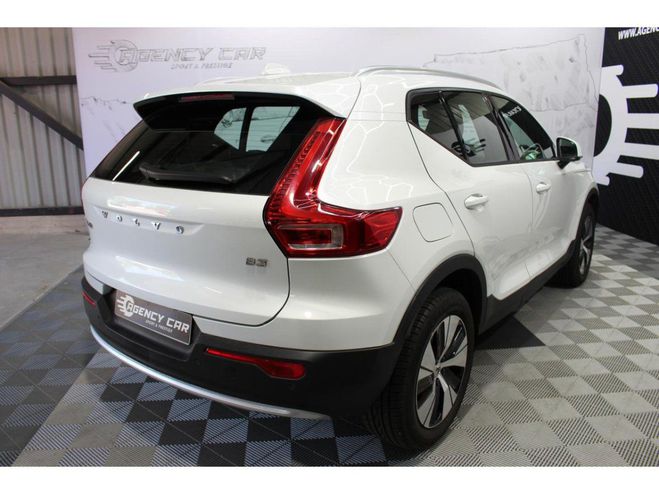 Volvo XC40 163 ch / BVA DCT 7 / START / SIEGES ET V BLANC de 2022