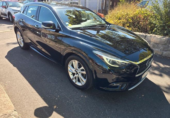 Infiniti Q30 q3 Premium 1.5l Diesel 109ch boite Auto  Noir de 2017