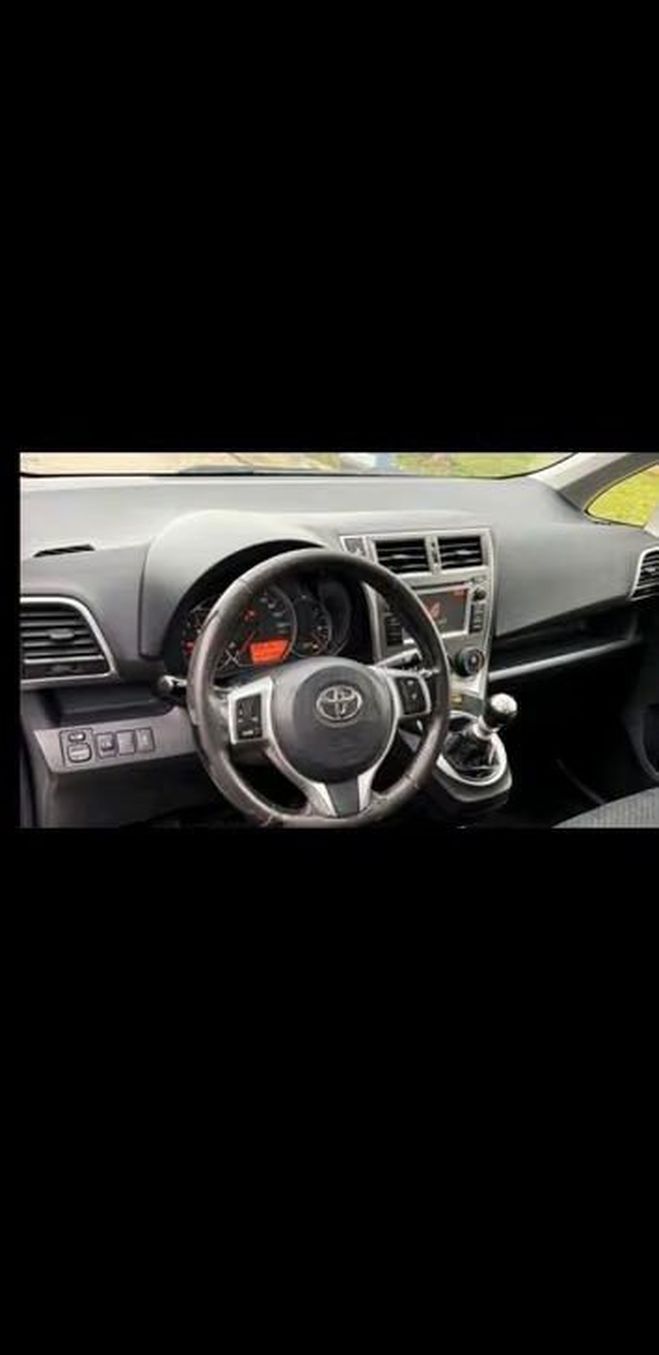 Toyota Verso Verso-S S 1,4 d4d 90cv dpf skyview Blanc de 2013