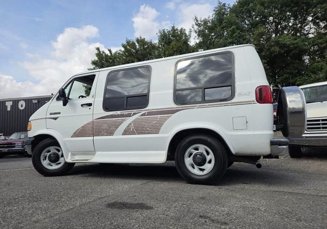 Dodge Ram van Mark III 3.9 V6 Blanc de 1995